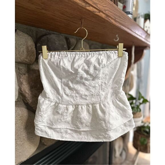 Vintageāwhiteāstraplessātop - Picture 12 of 13